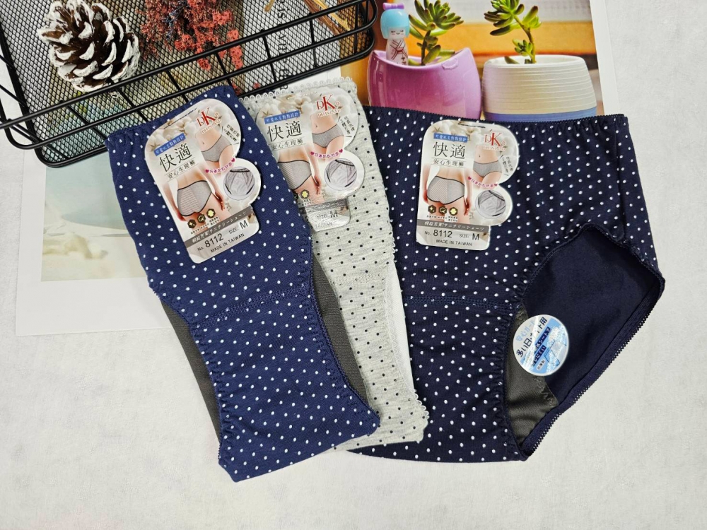 8112-小圓點全印生理褲